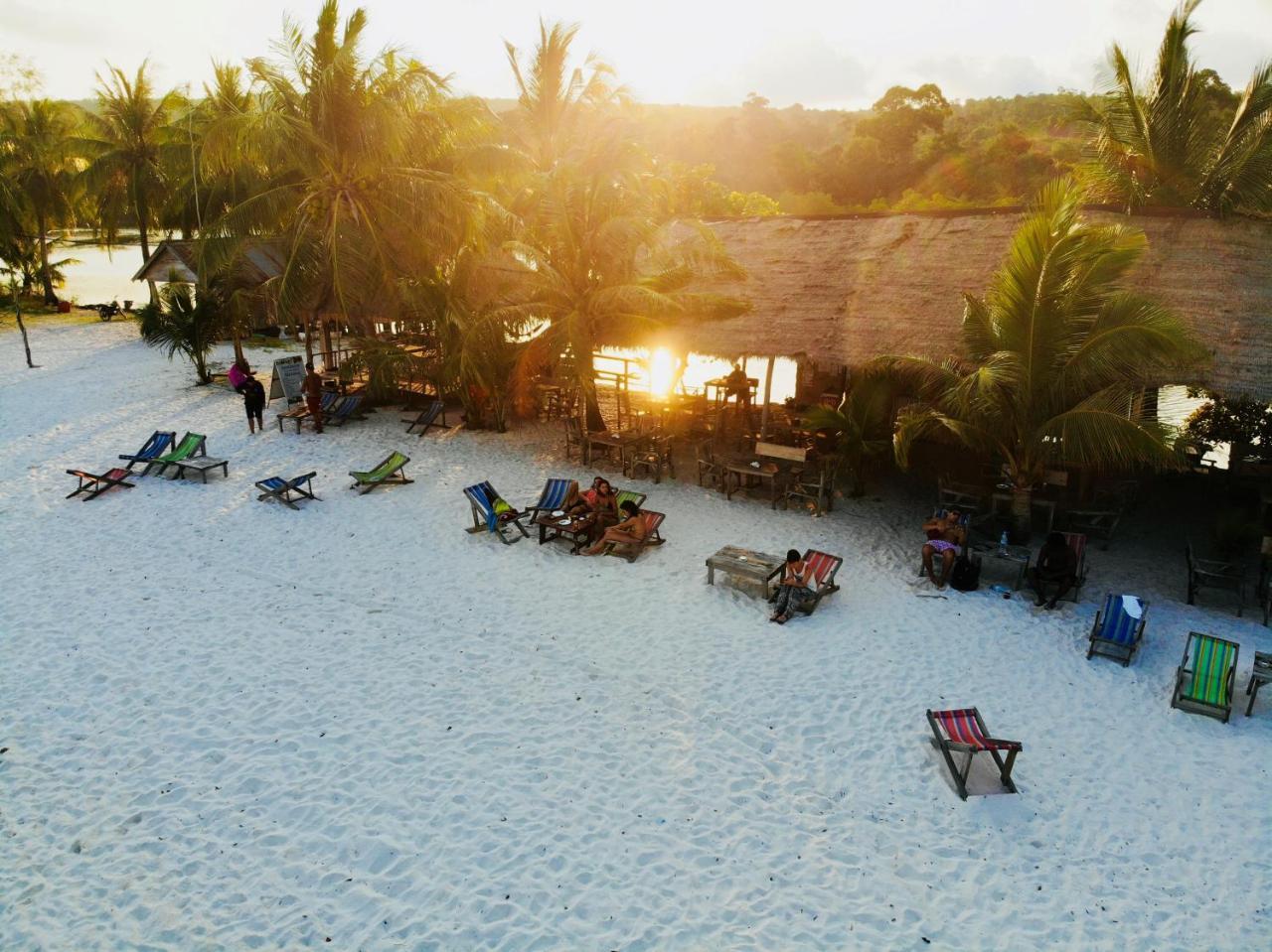 Sandbank Restaurant & Camping Koh Rong Kaoh Touch Eksteriør billede