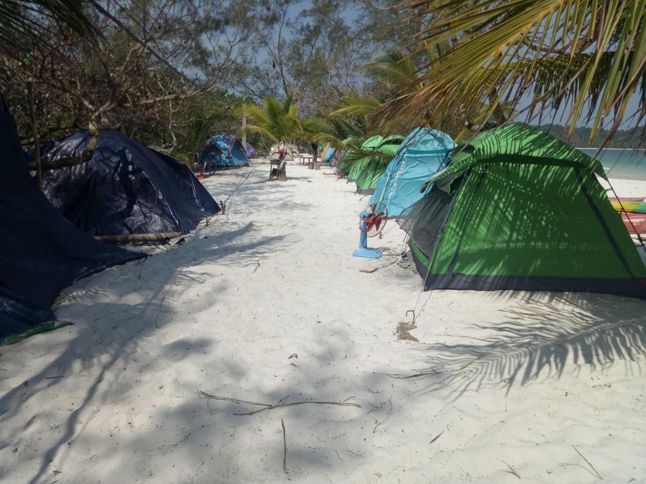 Sandbank Restaurant & Camping Koh Rong Kaoh Touch Eksteriør billede
